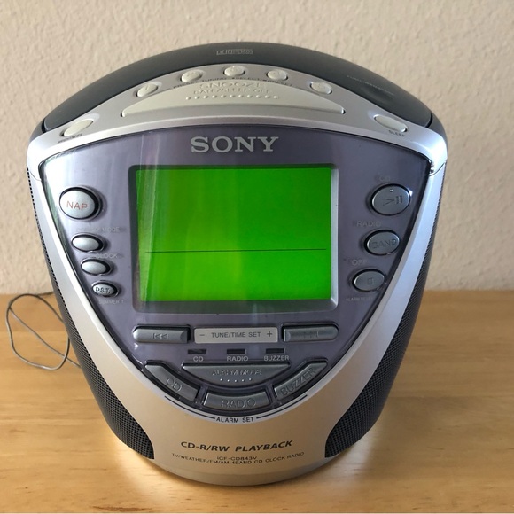Sony Dream Machine ICF-CD843V AM/FM Weather 4-Band Radio CD Player Alarm WORKS - Picture 1 of 10